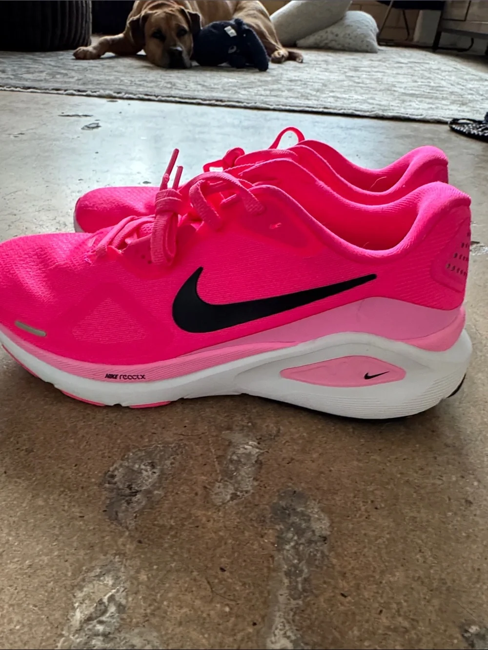 Nike Structure 26 Women’s Running Shoes Pink